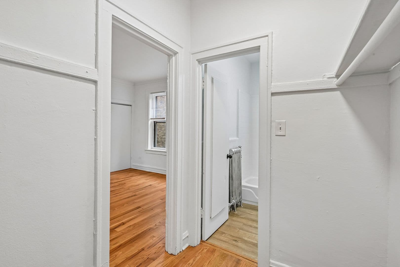 Chicago Apartment: 915 W Carmen Ave