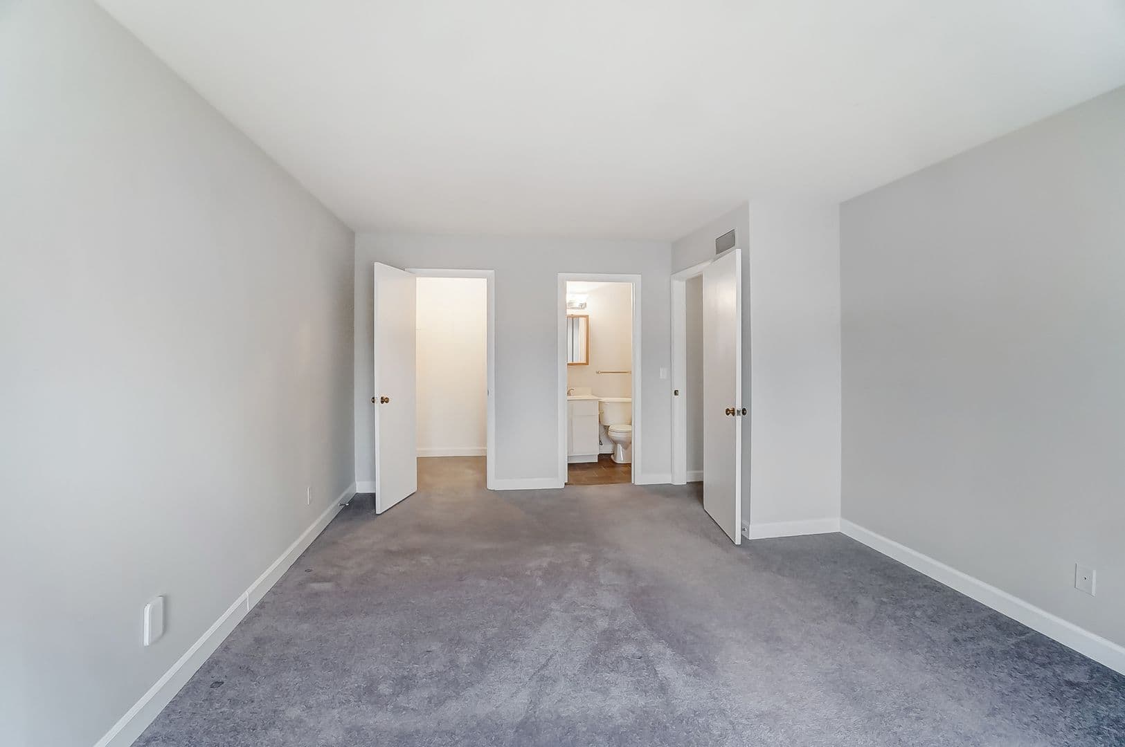 Fort Wayne Apartment: 700 Candlelite Ct
