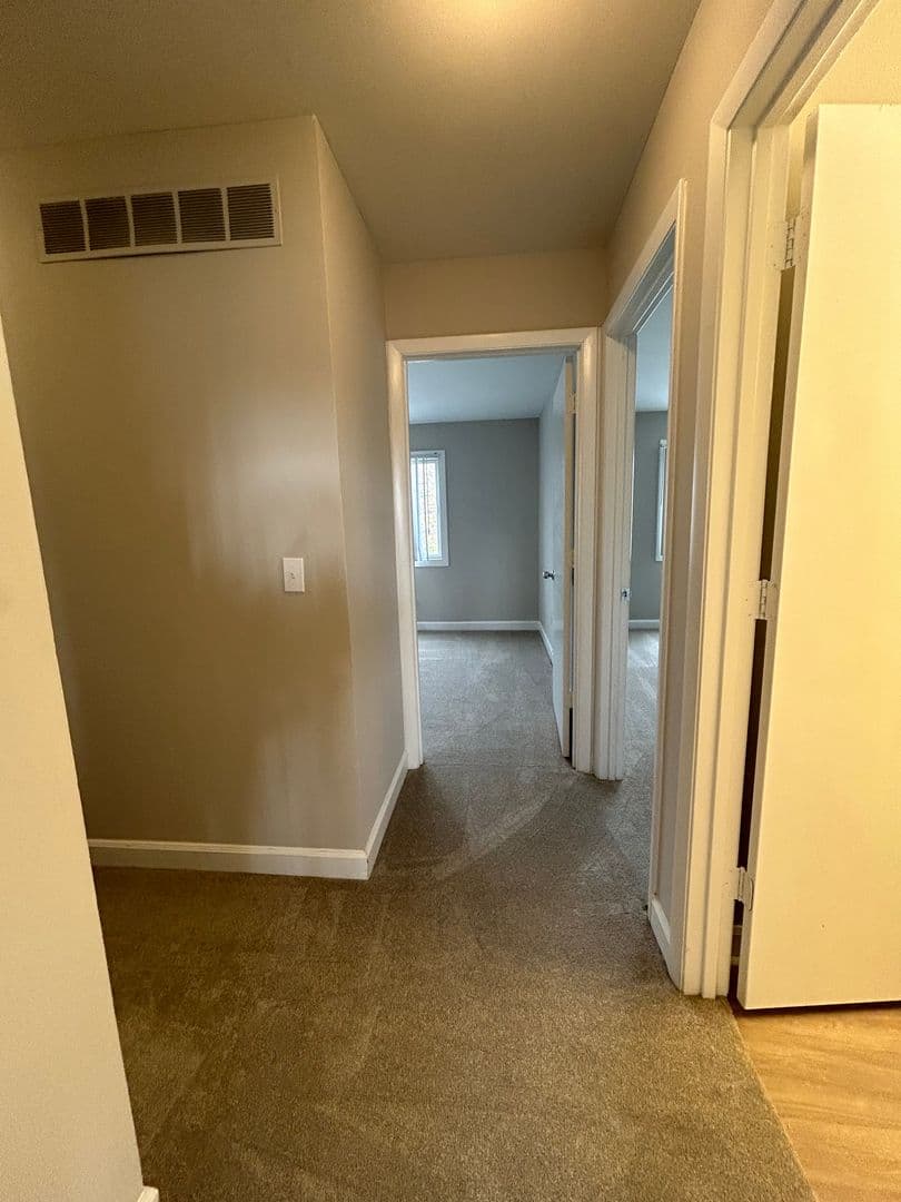 Fort Wayne Apartment: 700 Candlelite Ct