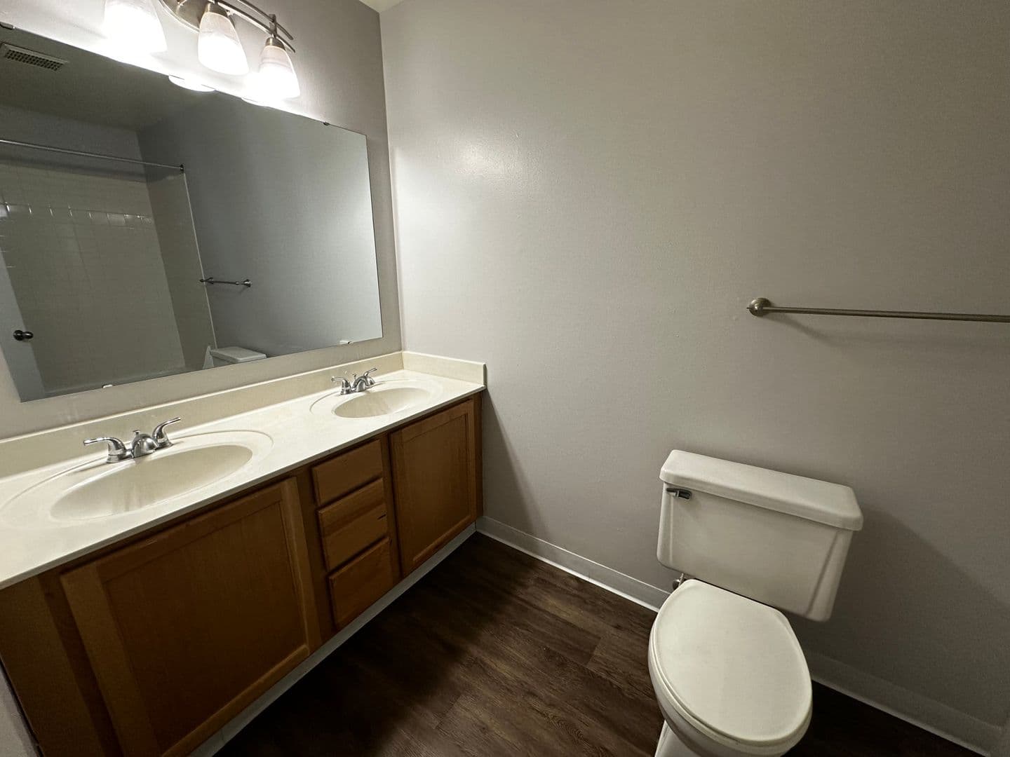 Fort Wayne Apartment: 5810 Meadows Dr.