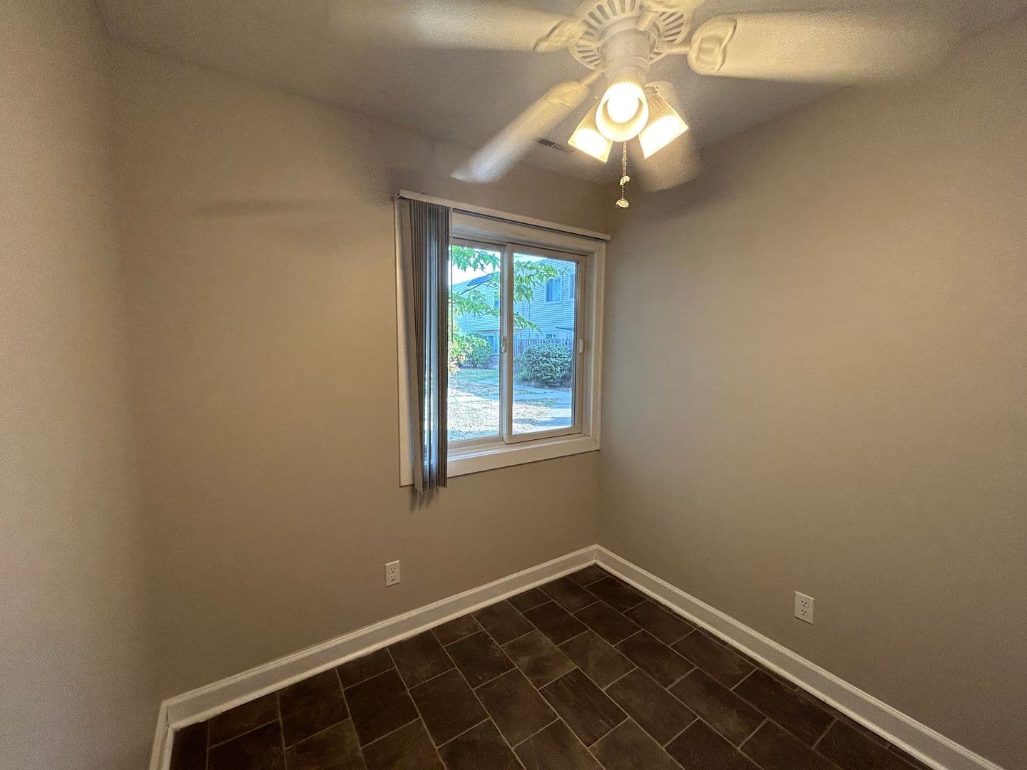 Fort Wayne Apartment: 700 Candlelite Ct