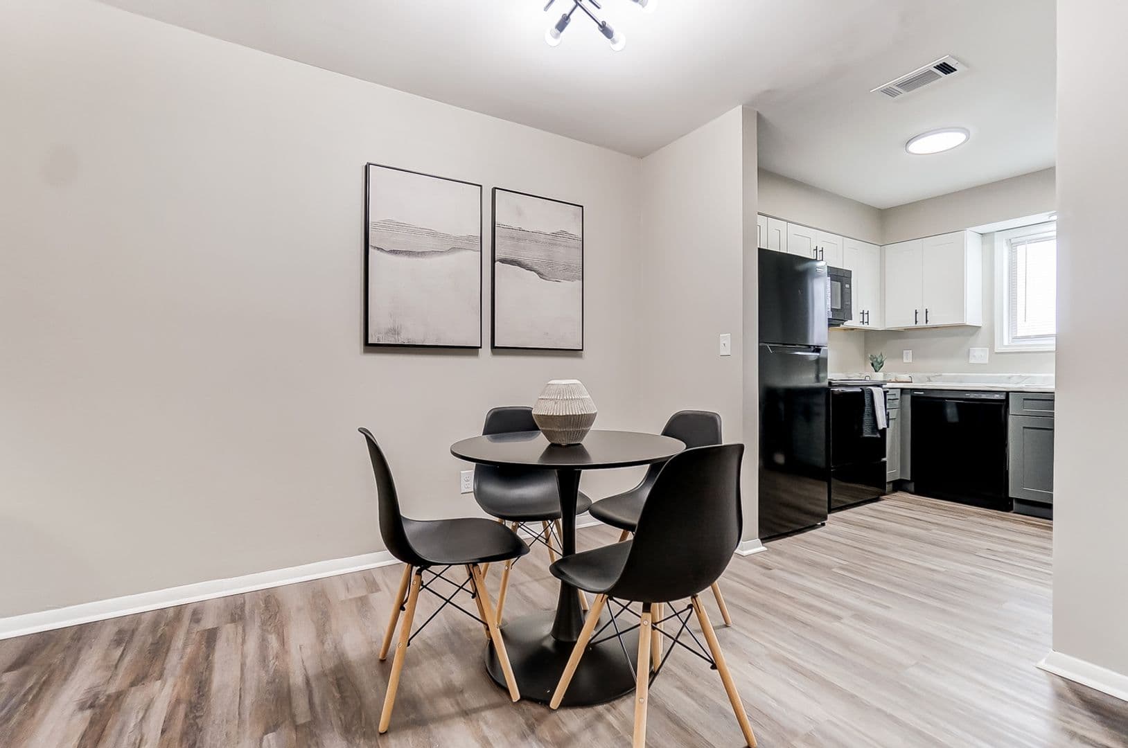 Fort Wayne Apartment: 1004 Fayette Drive