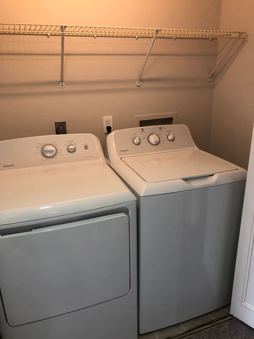 Fort Wayne Apartment: 5810 Meadows Dr.