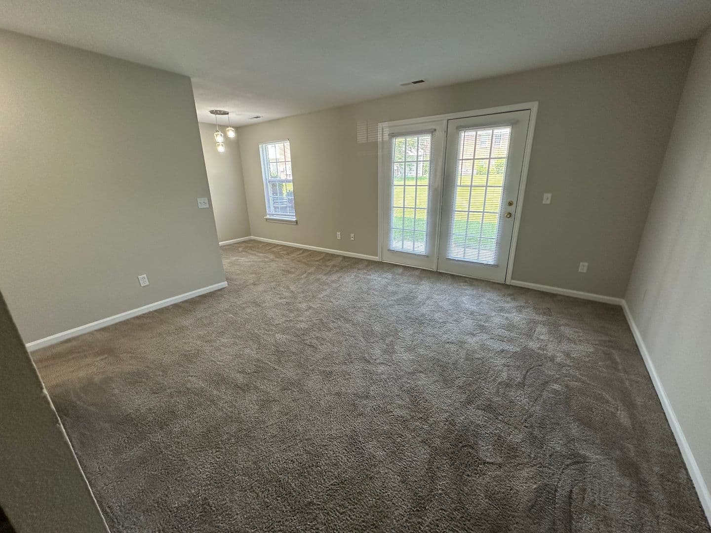 Fort Wayne Apartment: 502 Dolphin Drive