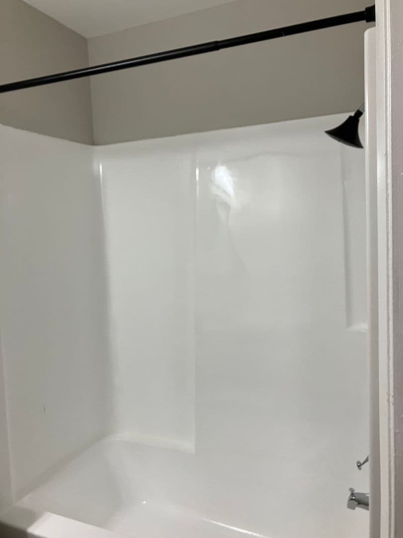 Fort Wayne Apartment: 700 Candlelite Ct