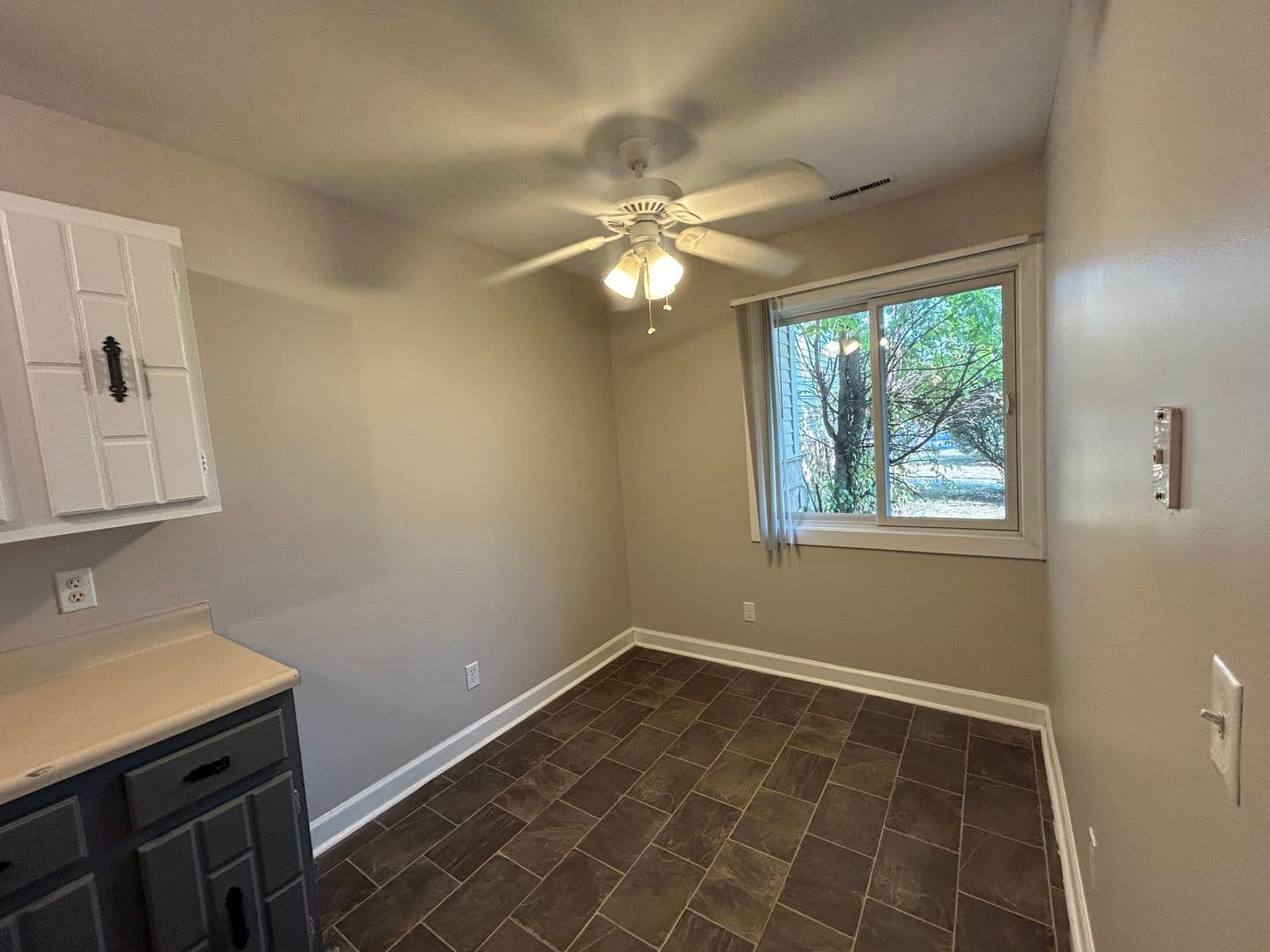 Fort Wayne Apartment: 700 Candlelite Ct