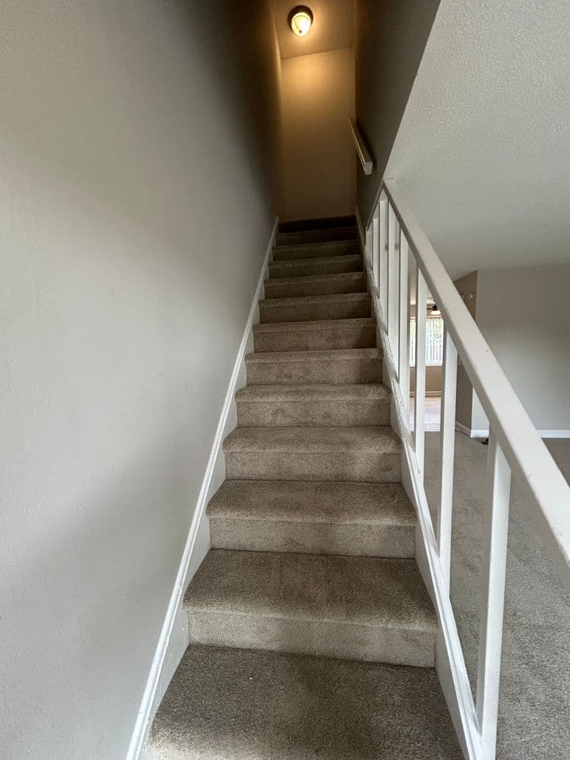Fort Wayne Apartment: 700 Candlelite Ct