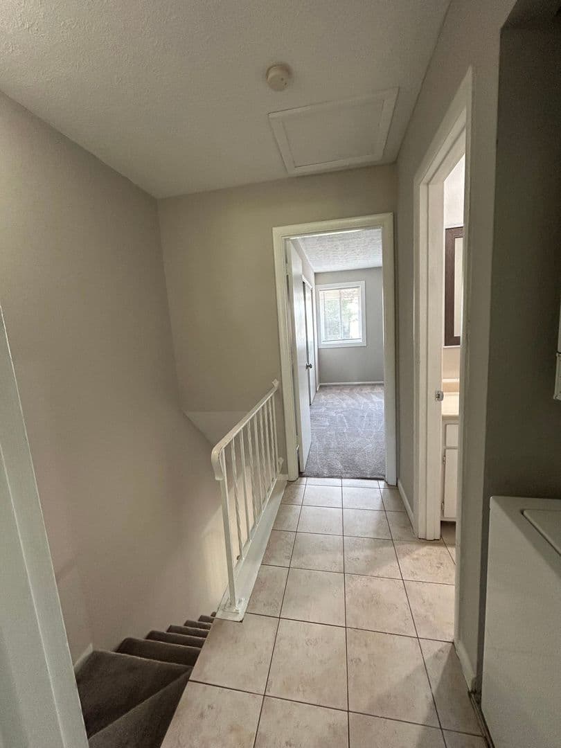 Fort Wayne Apartment: 220 E. Hoover Dr.