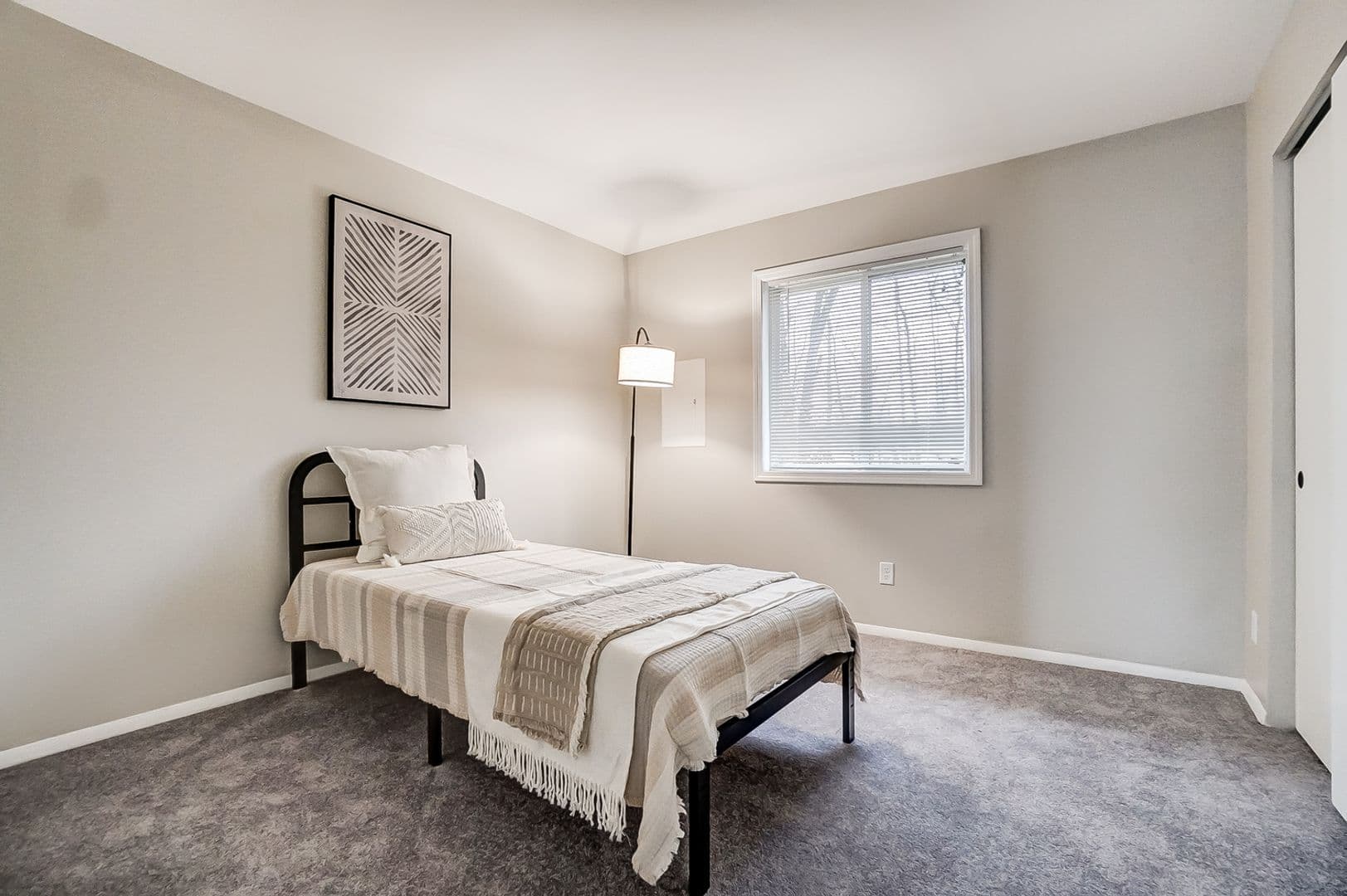 Fort Wayne Apartment: 1004 Fayette Drive