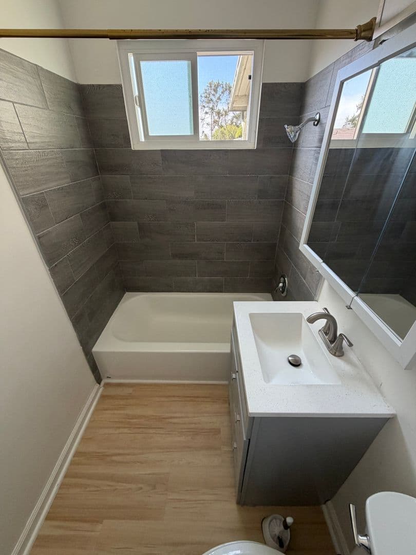 Goleta Apartment: 6587 Cervantes Rd