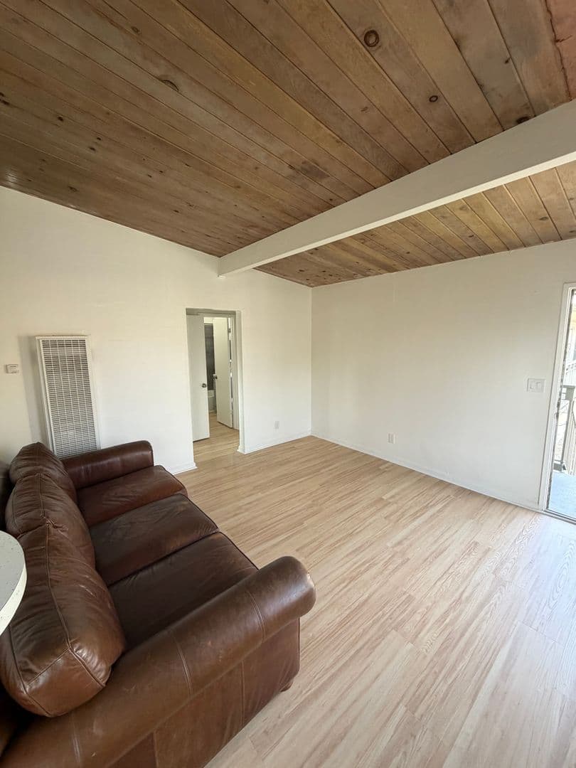 Goleta Apartment: 6587 Cervantes Rd