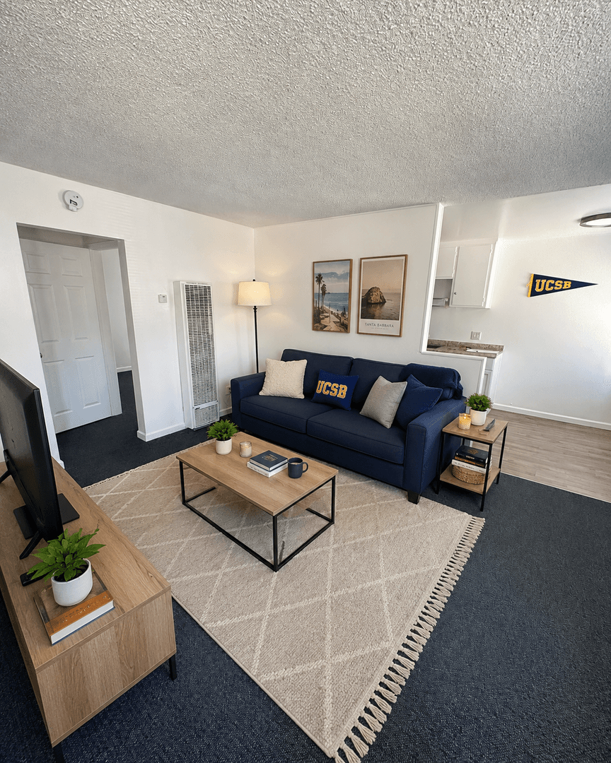 Goleta Apartment: 6587 Cervantes Rd