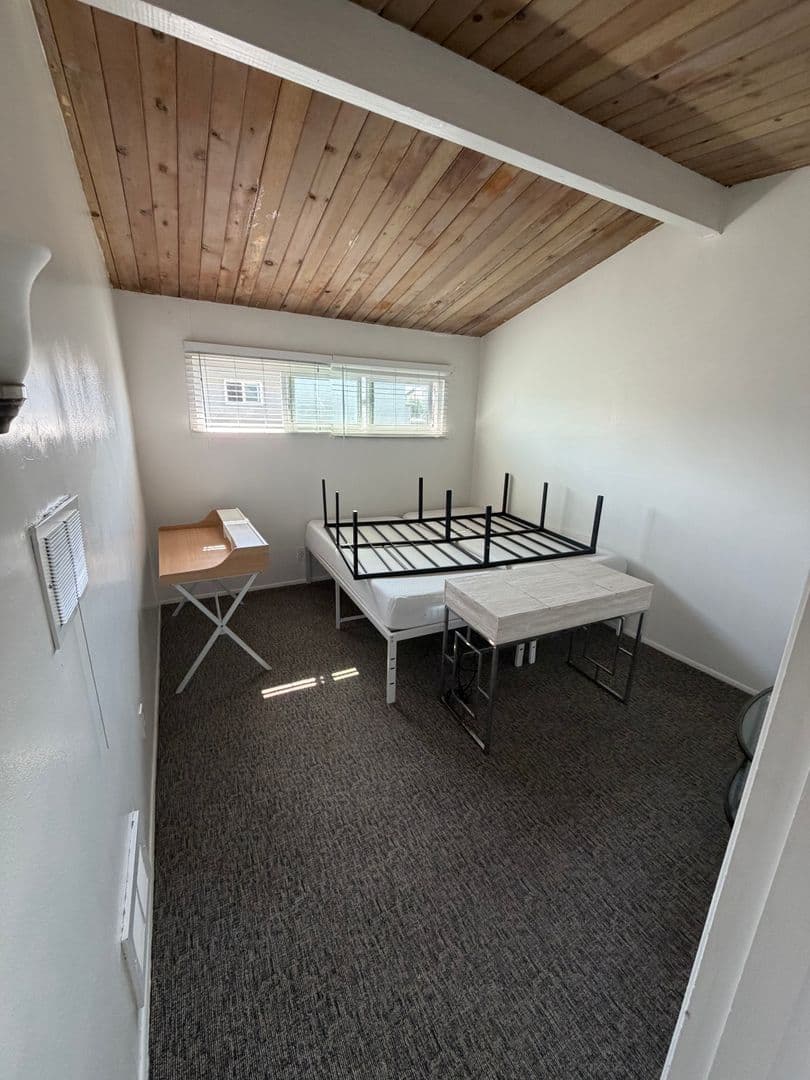 Goleta Apartment: 6587 Cervantes Rd