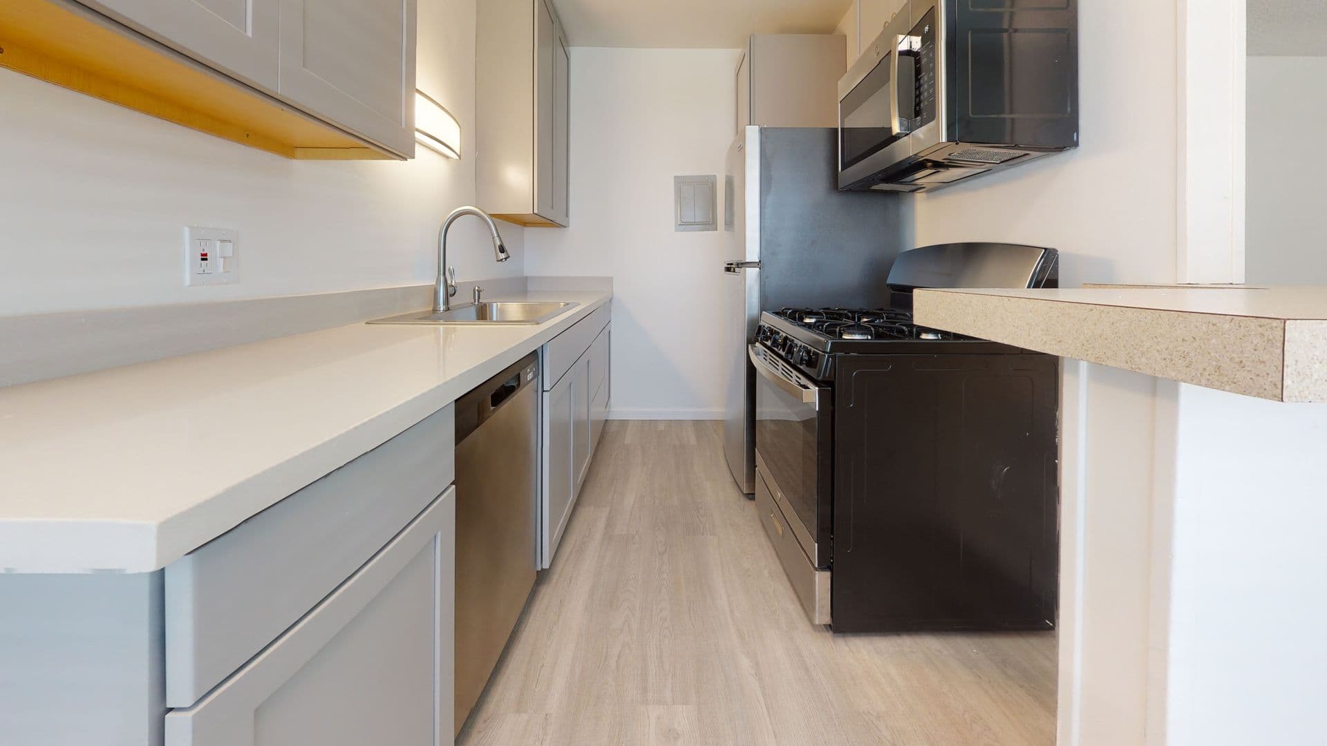 Goleta Apartment: 6587 Cervantes Rd