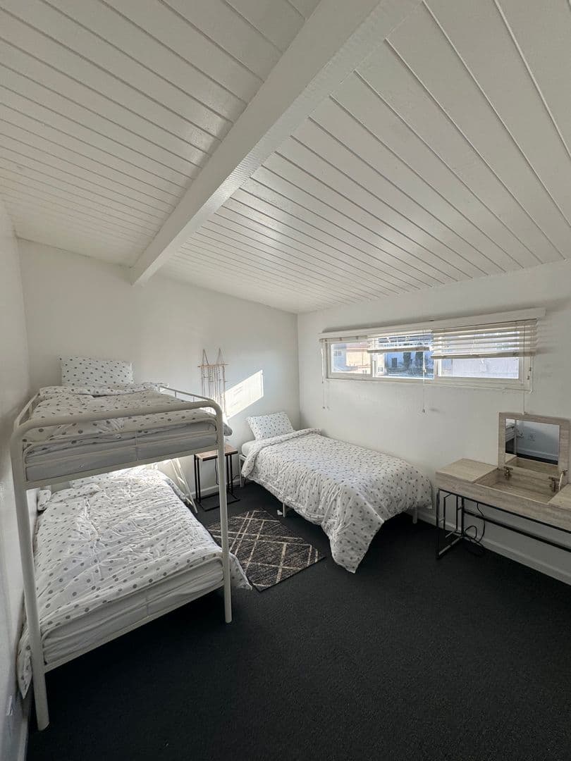 Goleta Apartment: 6587 Cervantes Rd