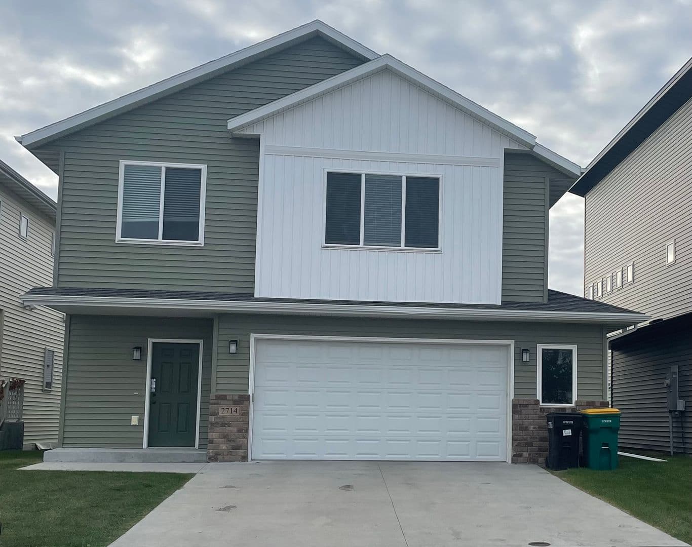 West Fargo House: 2714 10th St W