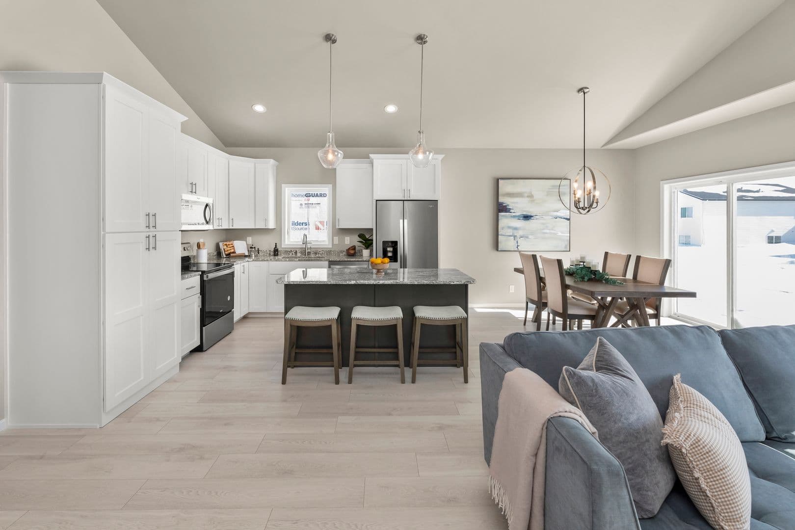 West Fargo House: 1140 27th Ave W