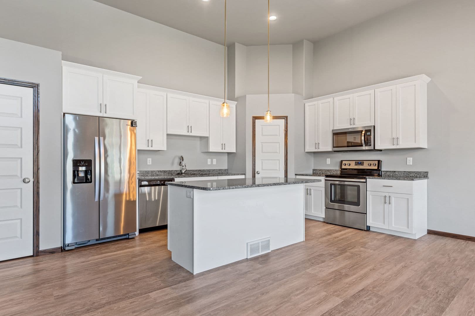 West Fargo Apartment: 330 34th Ave E