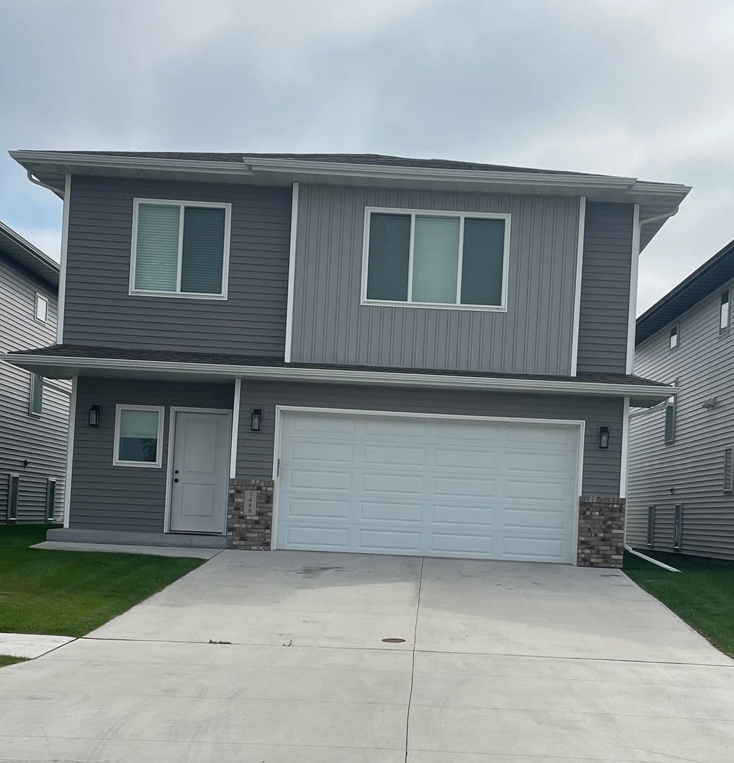Fargo House: 7488 24th St S