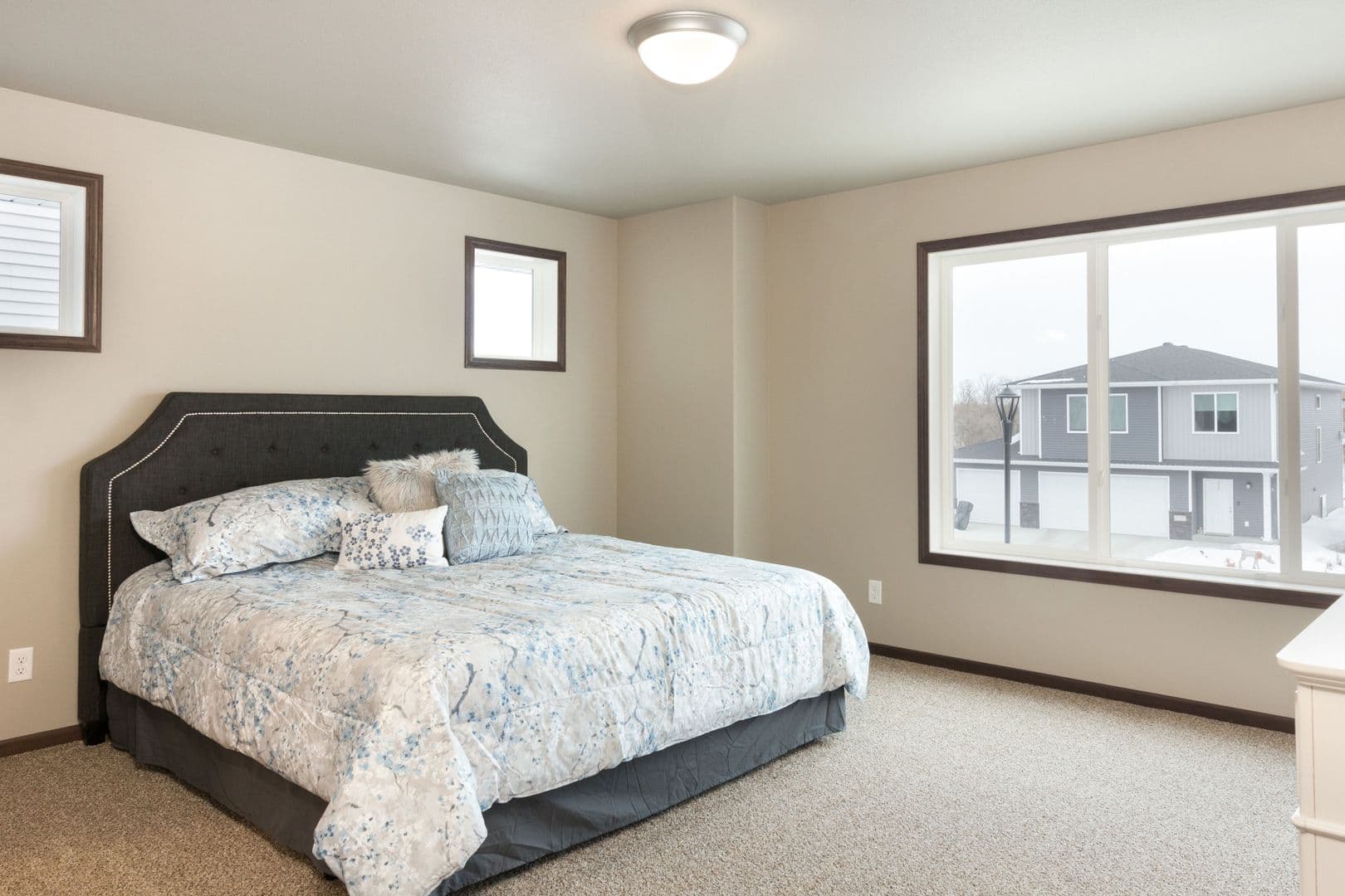 Fargo House: 7416 24th St S