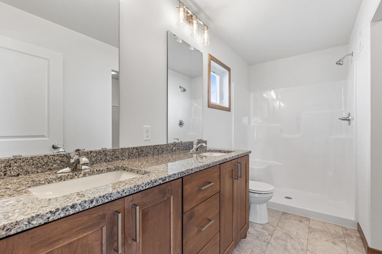 West Fargo House: 2714 10th St W