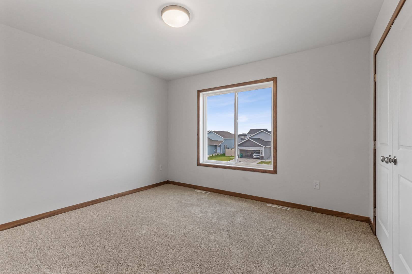 West Fargo House: 2714 10th St W