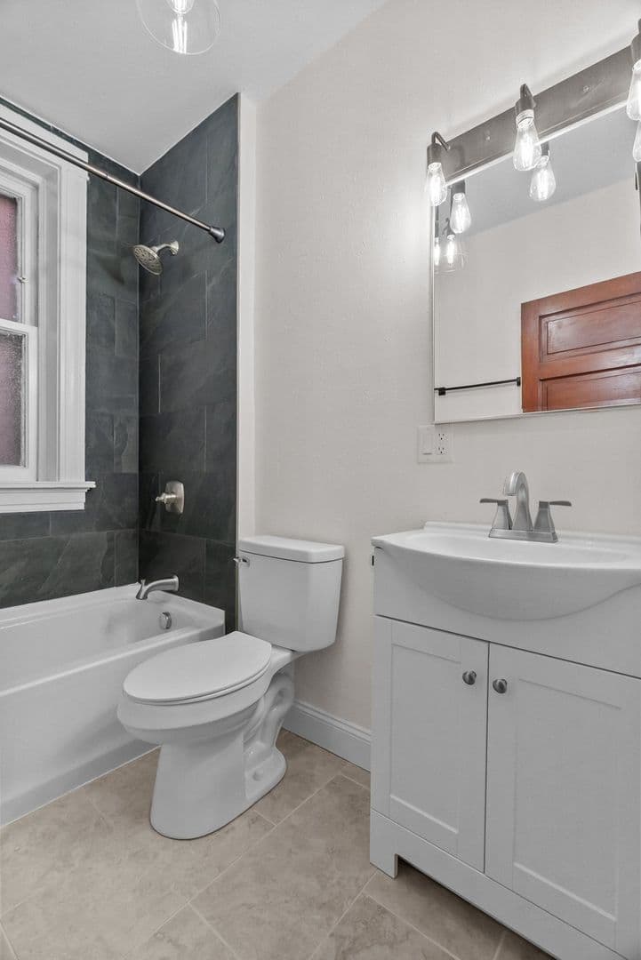 SAINT LOUIS Apartment: 2042-2044 RUSSELL BLVD