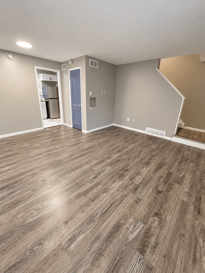 Gary Apartment: 901-15 W 35th Ave.