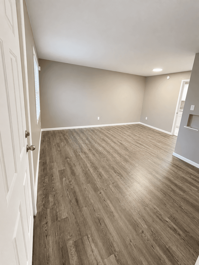 Gary Apartment: 901-15 W 35th Ave.
