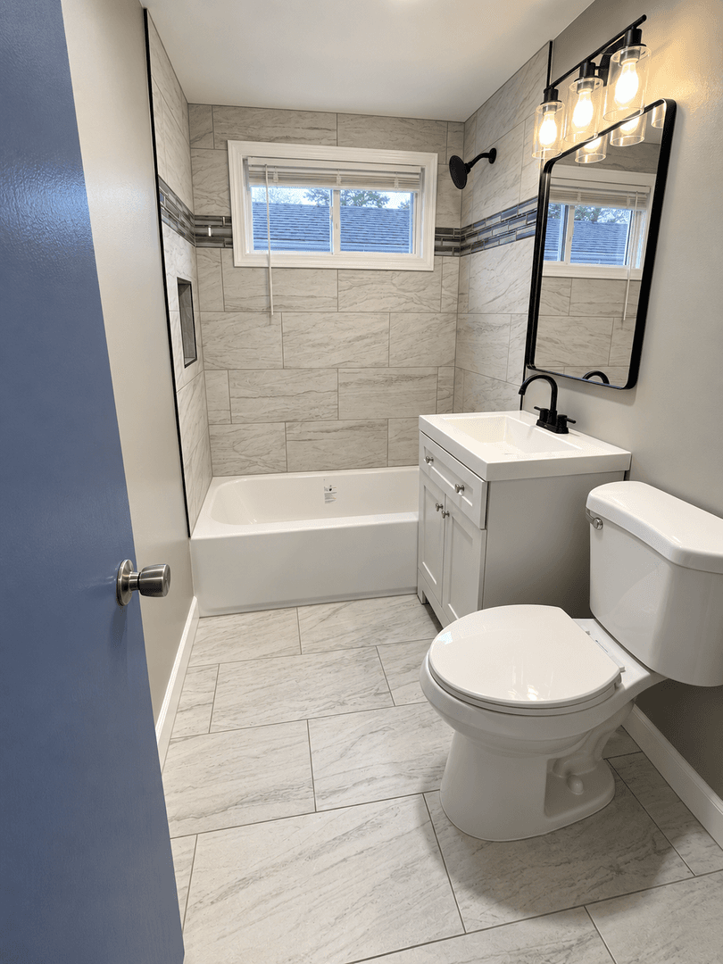 Gary Apartment: 901-15 W 35th Ave.