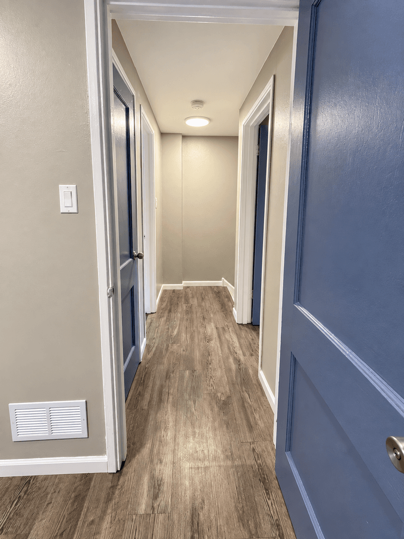 Gary Apartment: 901-15 W 35th Ave.