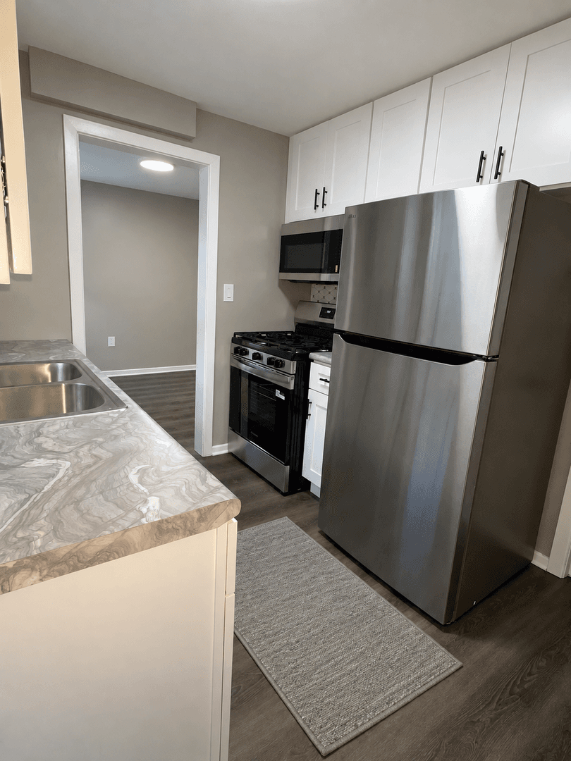 Gary Apartment: 200-238 E 45th Ave.