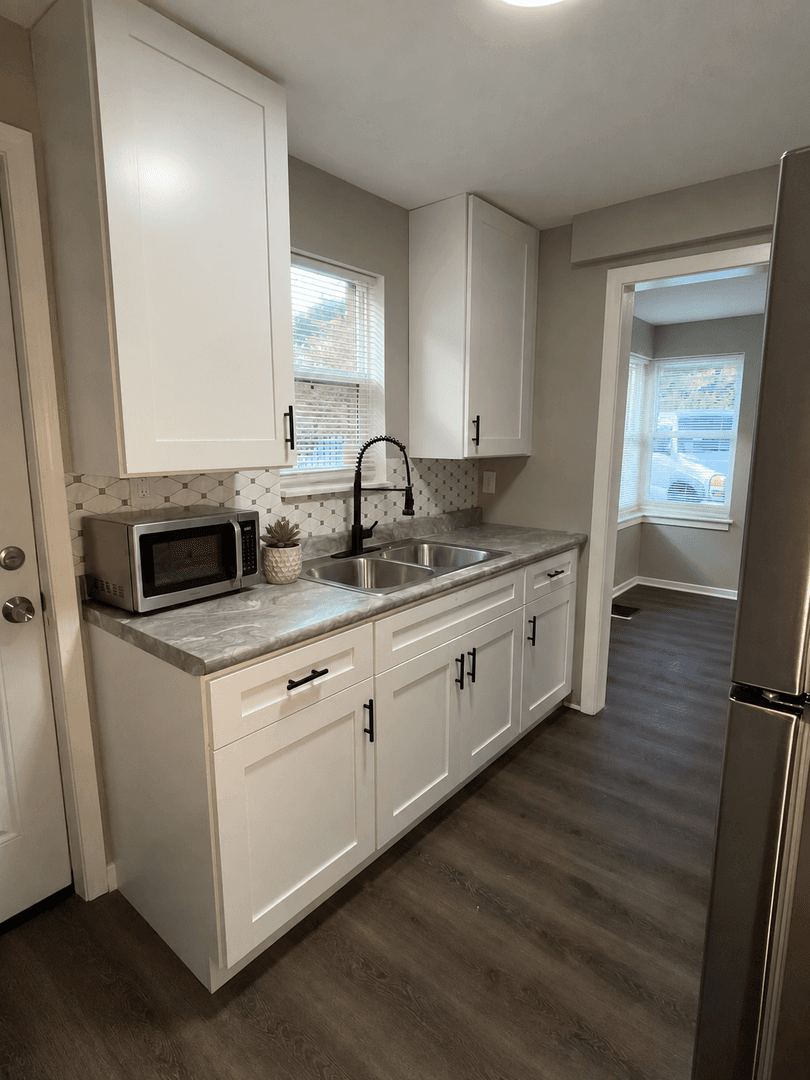 Gary Apartment: 200-238 E 45th Ave.
