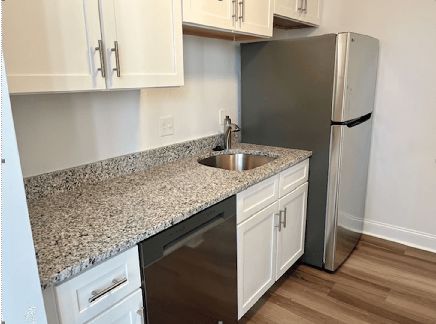 East Walpole Apartment: 10 Washington Green