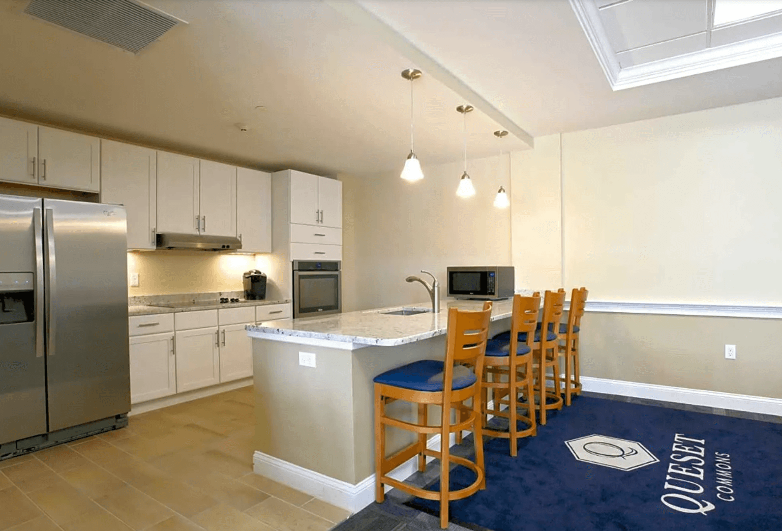 South Easton Apartment: 11 Roosevelt
