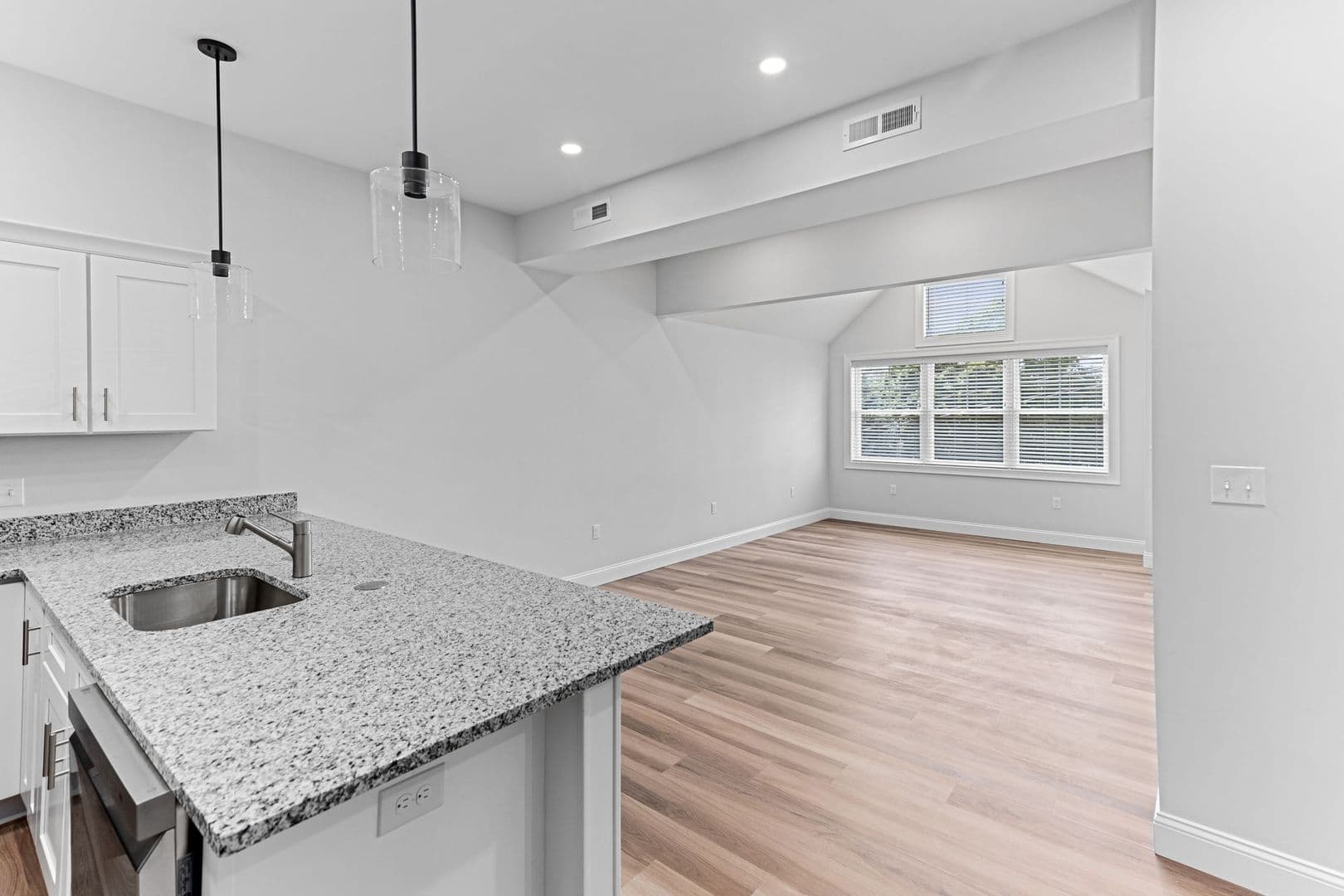 Foxboro Apartment: 21 Market Street