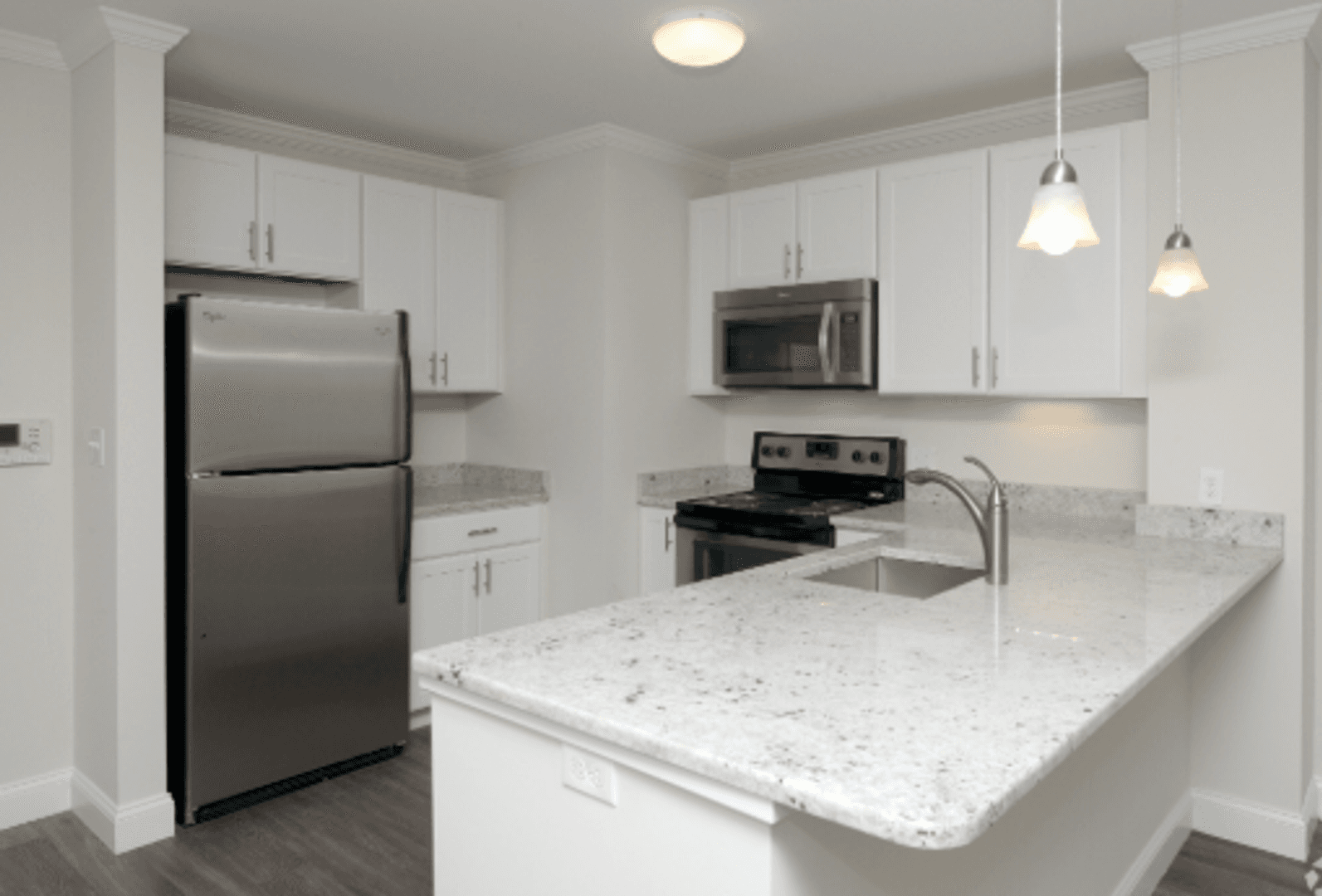 South Easton Apartment: 11 Roosevelt