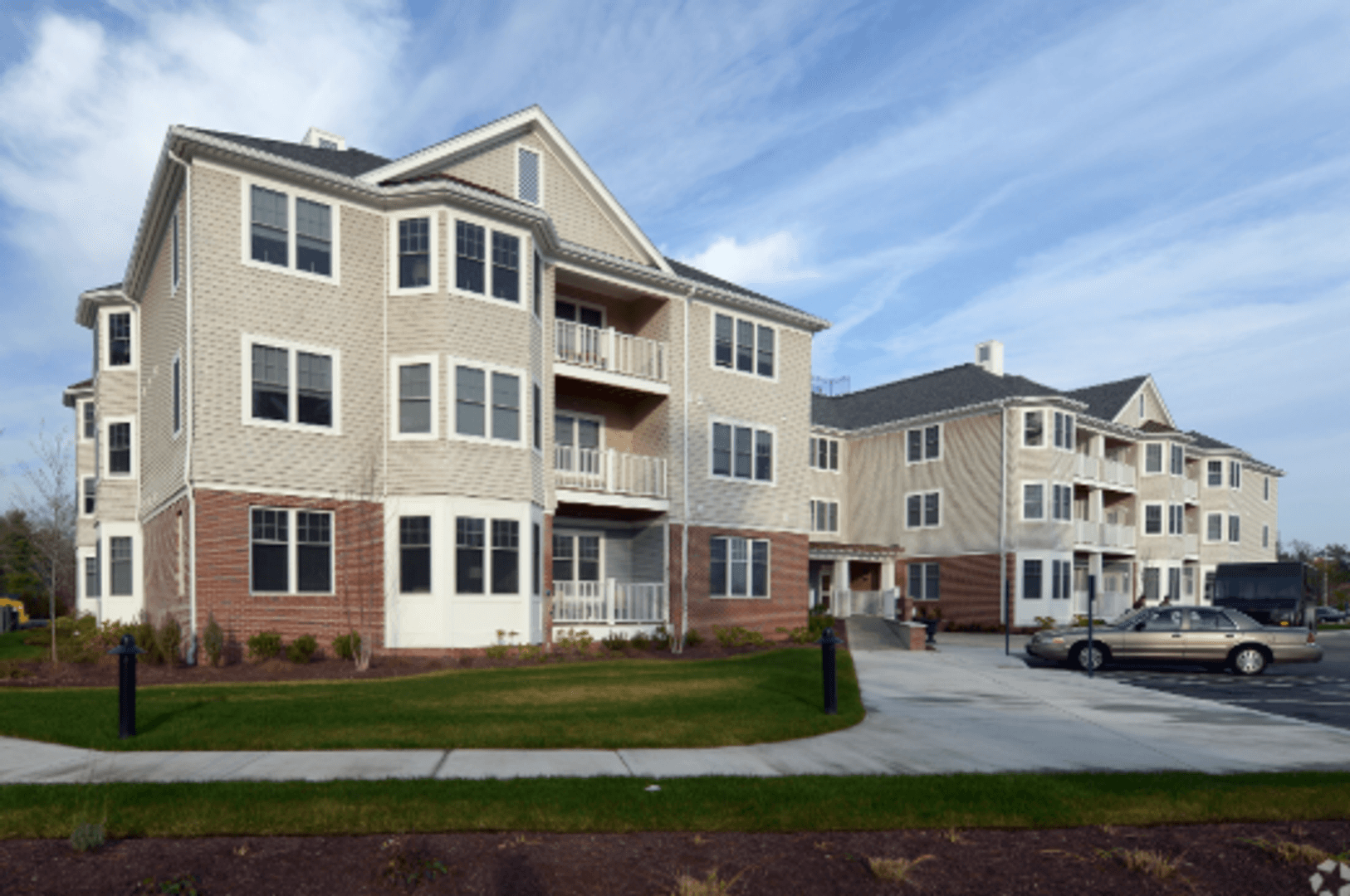 South Easton Apartment: 11 Roosevelt