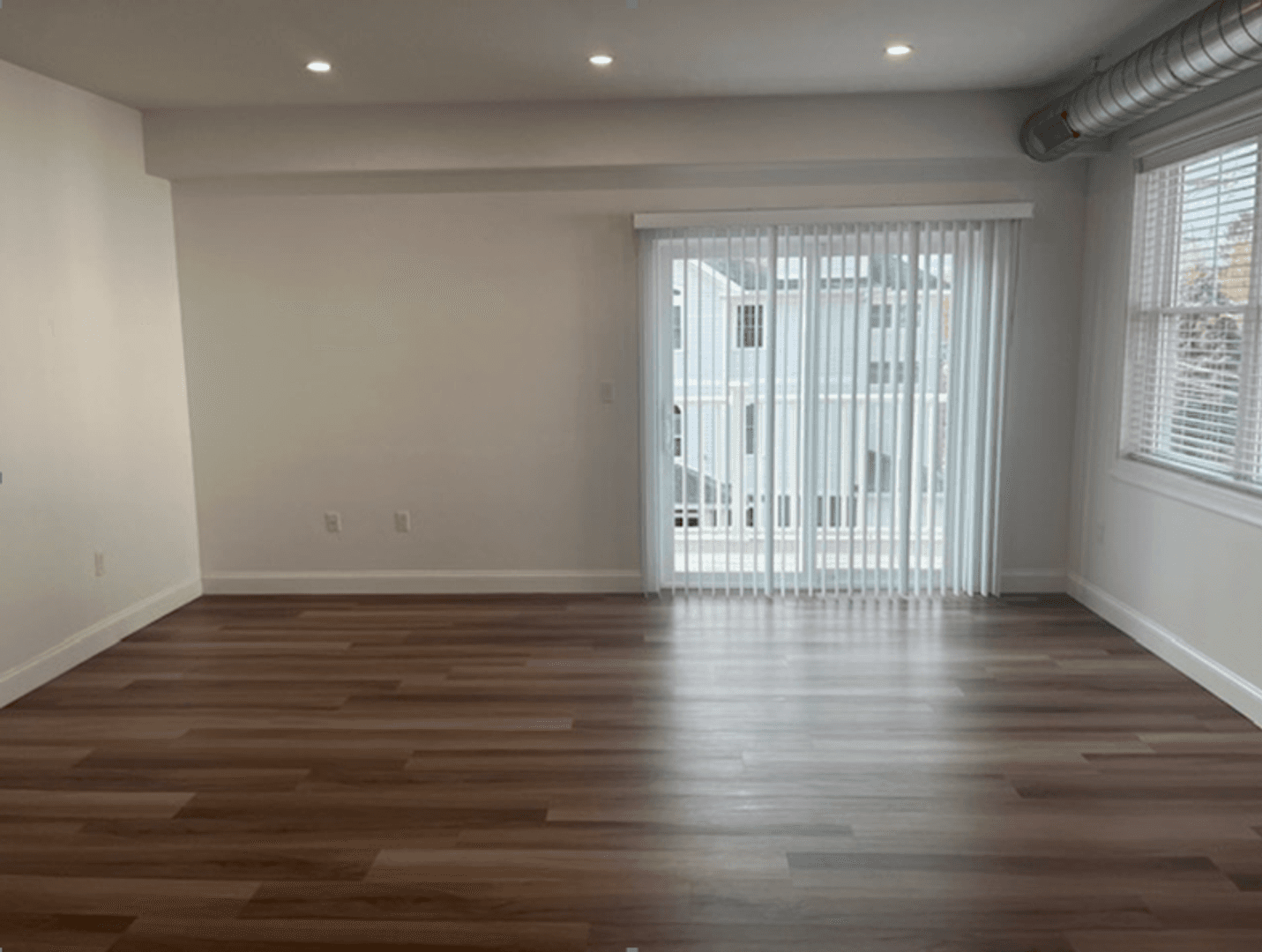 Foxborough Apartment: 44 School Street