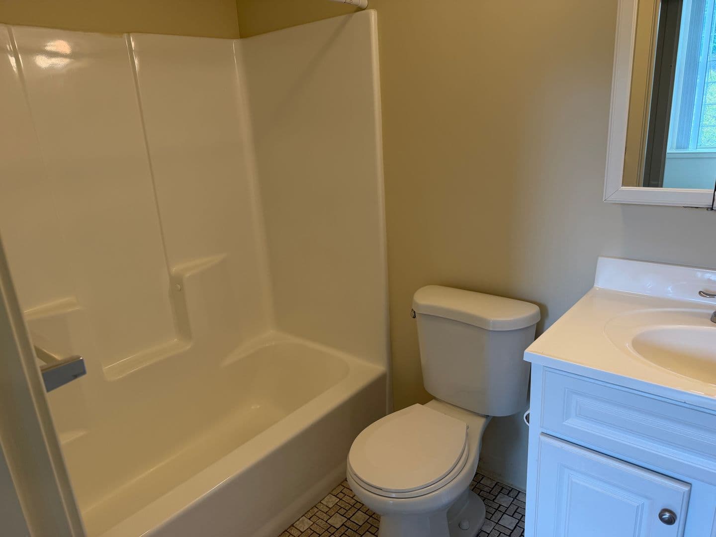 East Walpole Apartment: 10 Washington Green