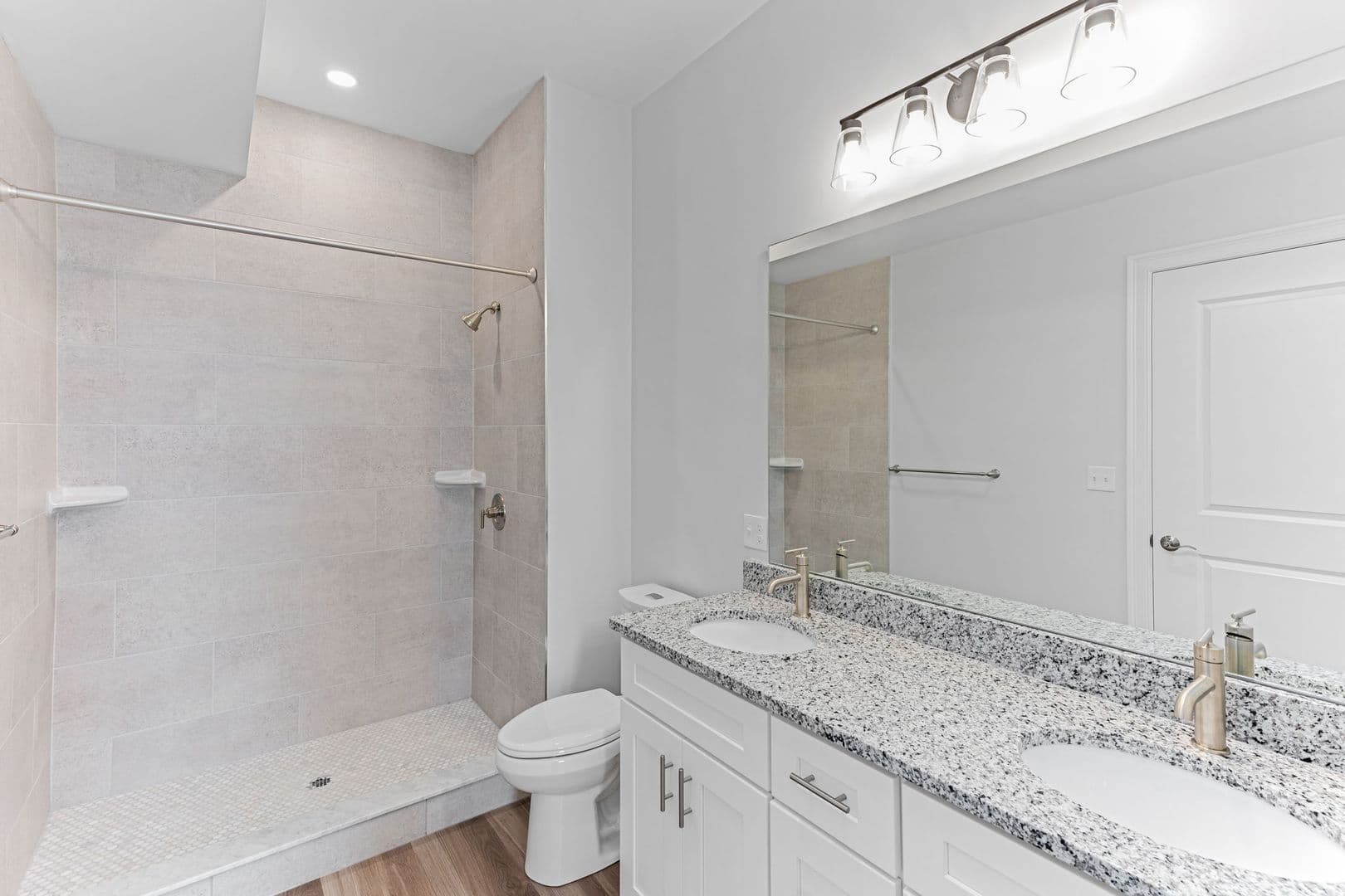 Foxboro Apartment: 21 Market Street