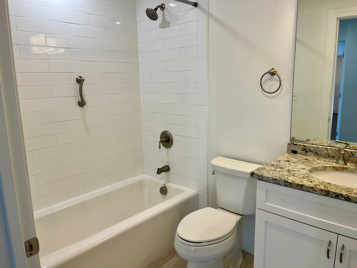 Foxborough Apartment: 44 Dexter Road