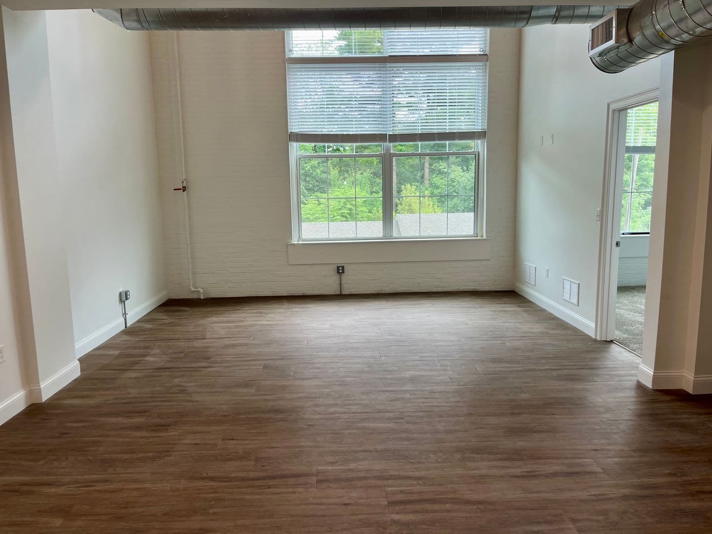 North Easton Apartment: 8 Lincoln Street