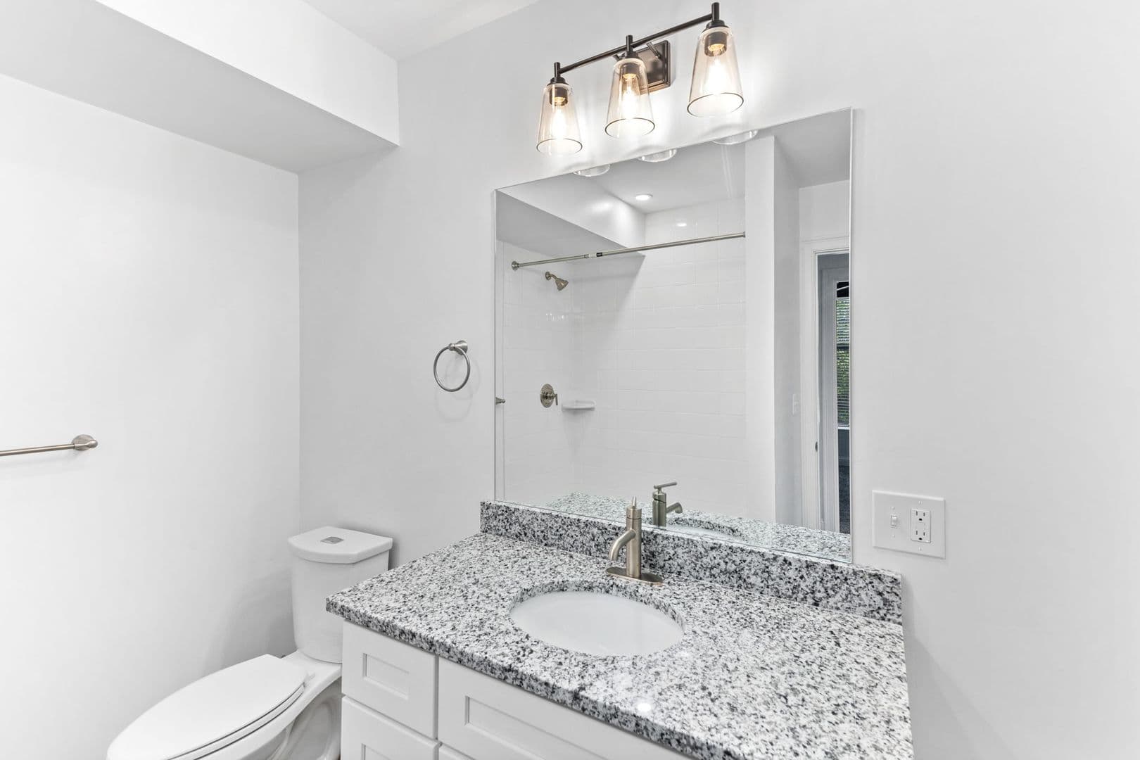 North Easton Apartment: 8 Lincoln Street