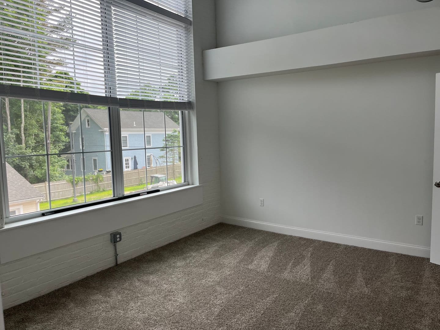 North Easton Apartment: 8 Lincoln Street