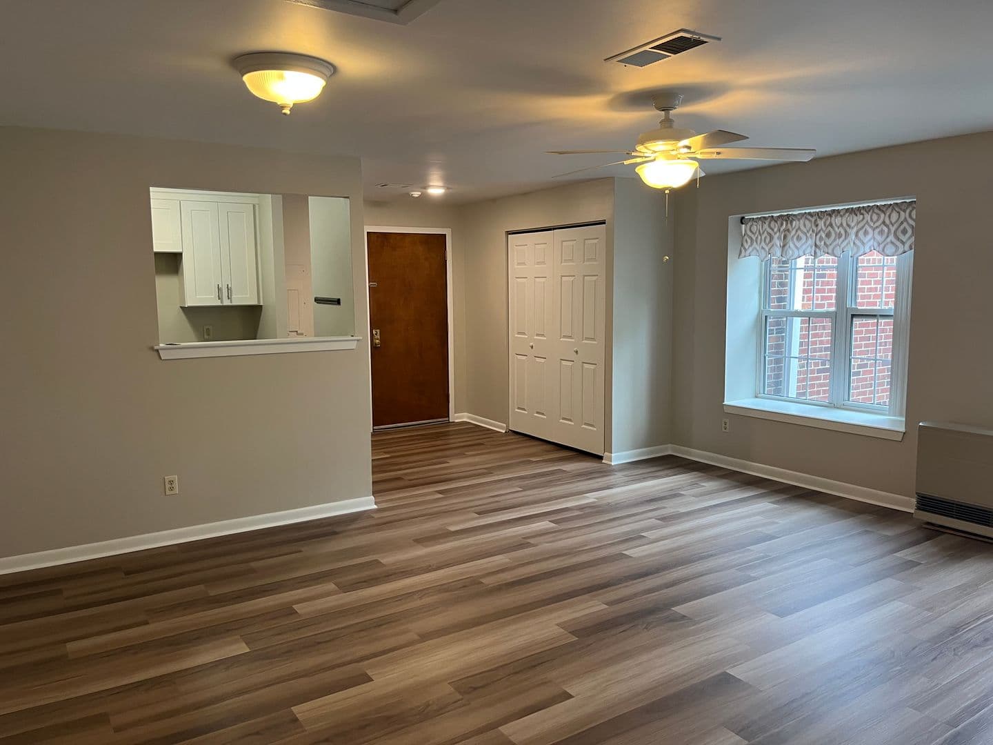 East Walpole Apartment: 10 Washington Green