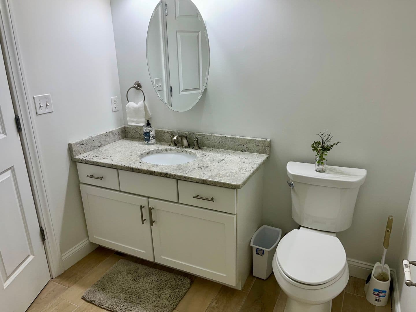 Foxborough Apartment: 34 Capone Road