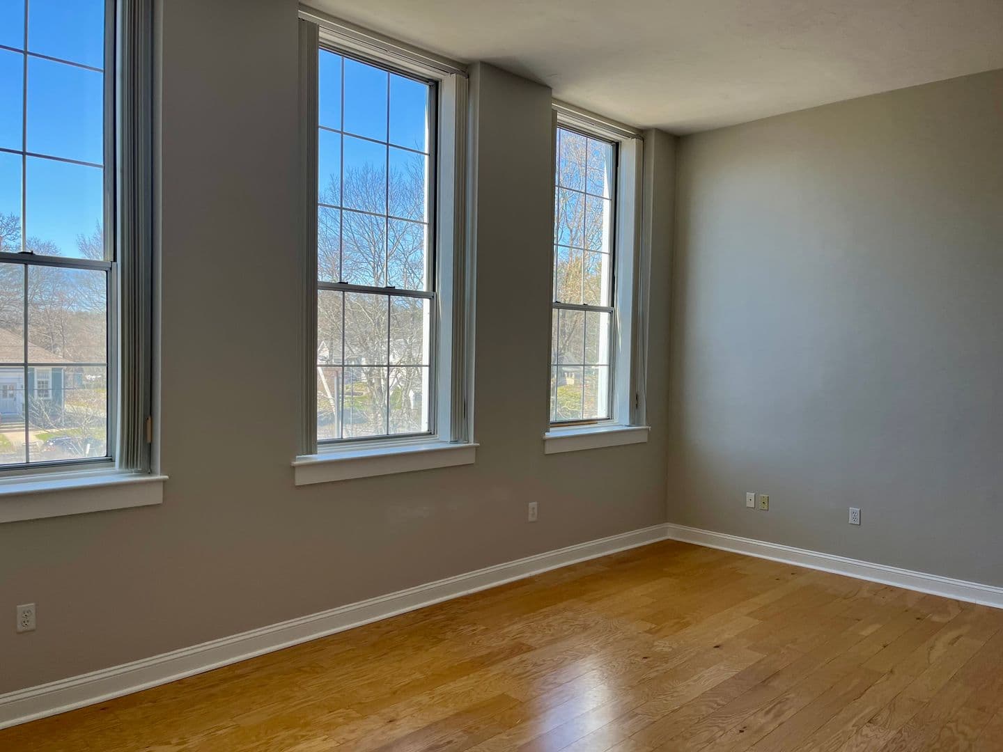 North Easton Apartment: 8 Lincoln Street