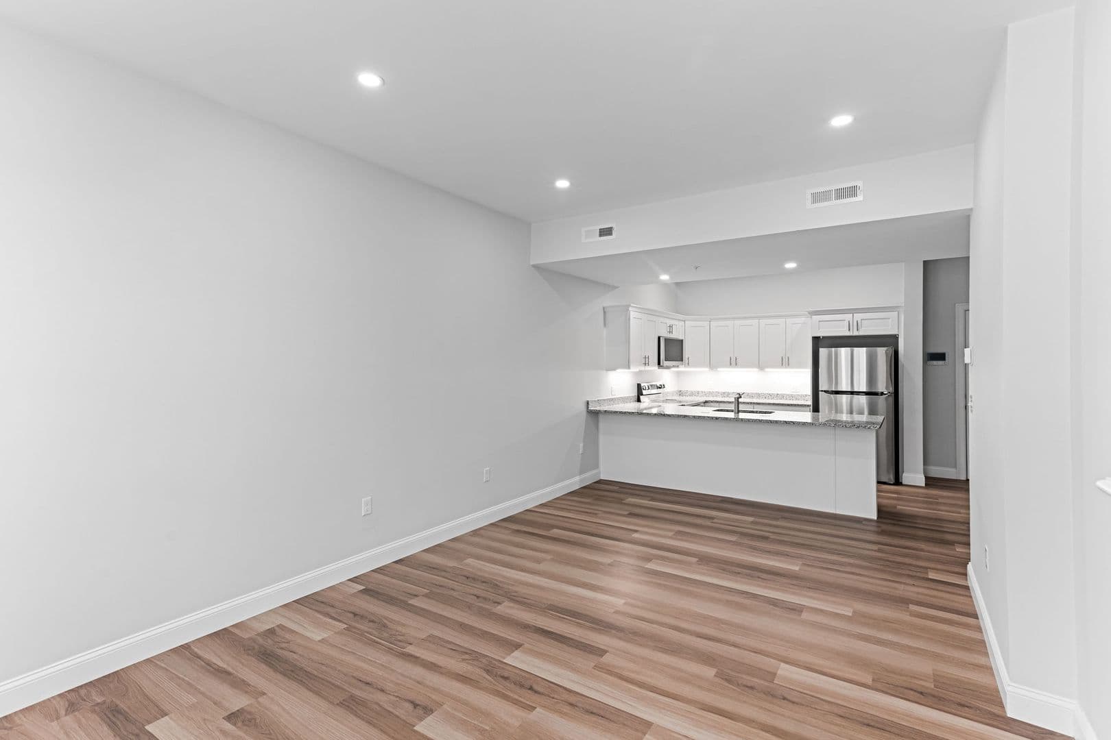 Foxboro Apartment: 21 Market Street