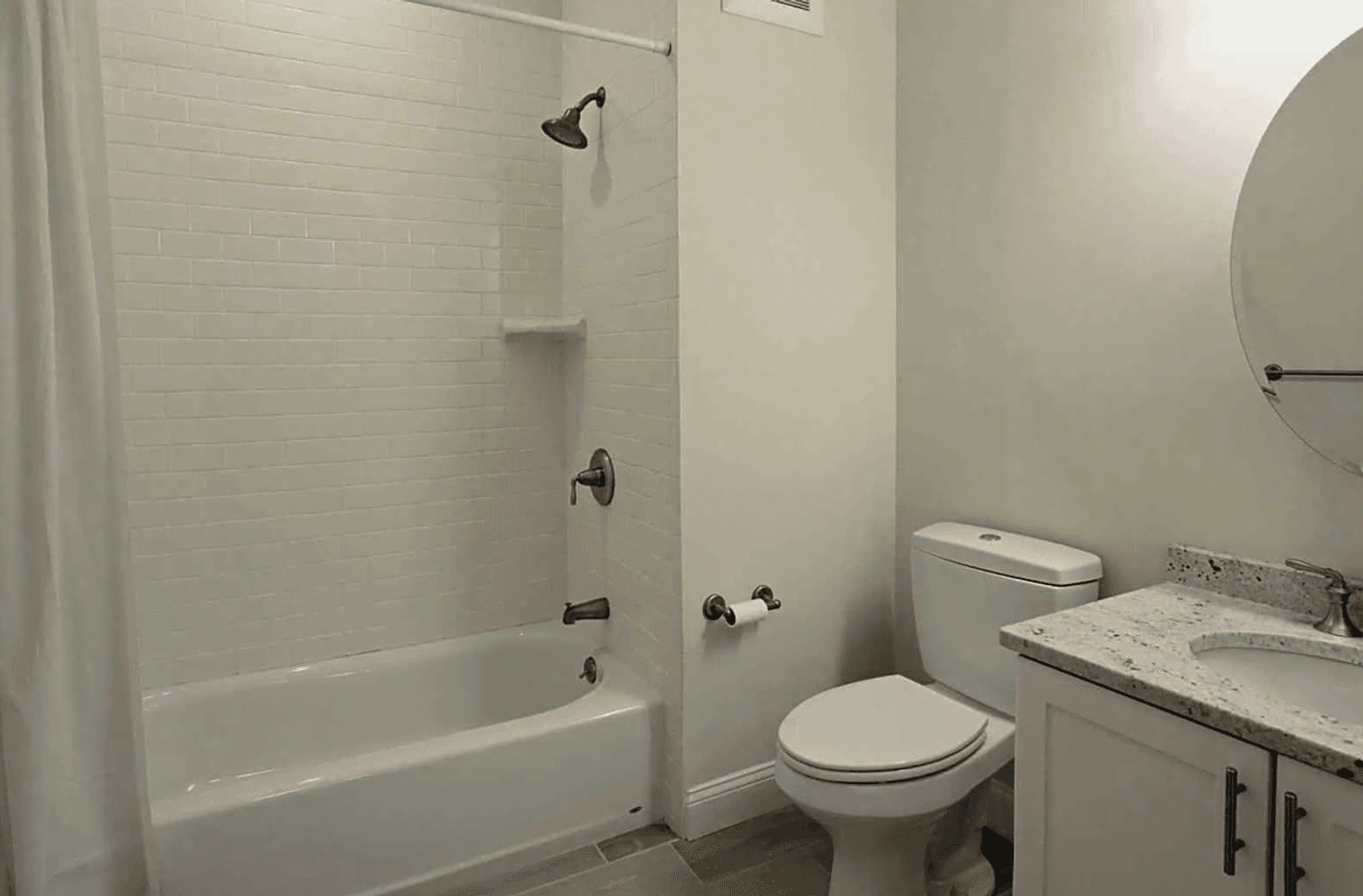 South Easton Apartment: 11 Roosevelt